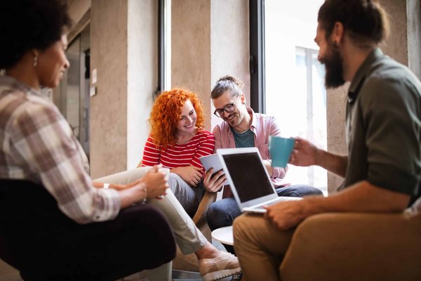 Les clés pour booster la collaboration au sein de votre entreprise en exploitant les outils digitaux" "Révolutionnez votre mode de travail avec une approche collaborative moderne" "De l'efficacité à l'innovation : comment transformer votre entreprise grâc