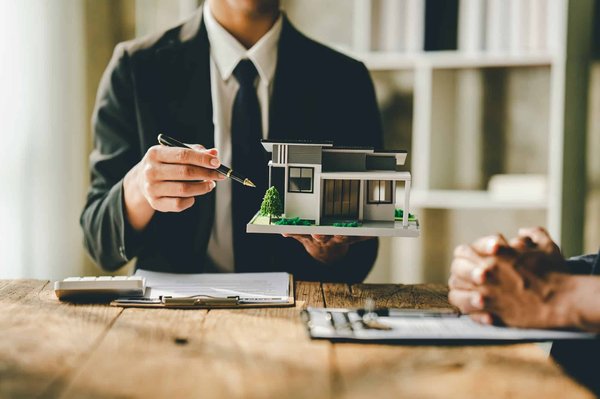 Comment devenir agent immobilier?